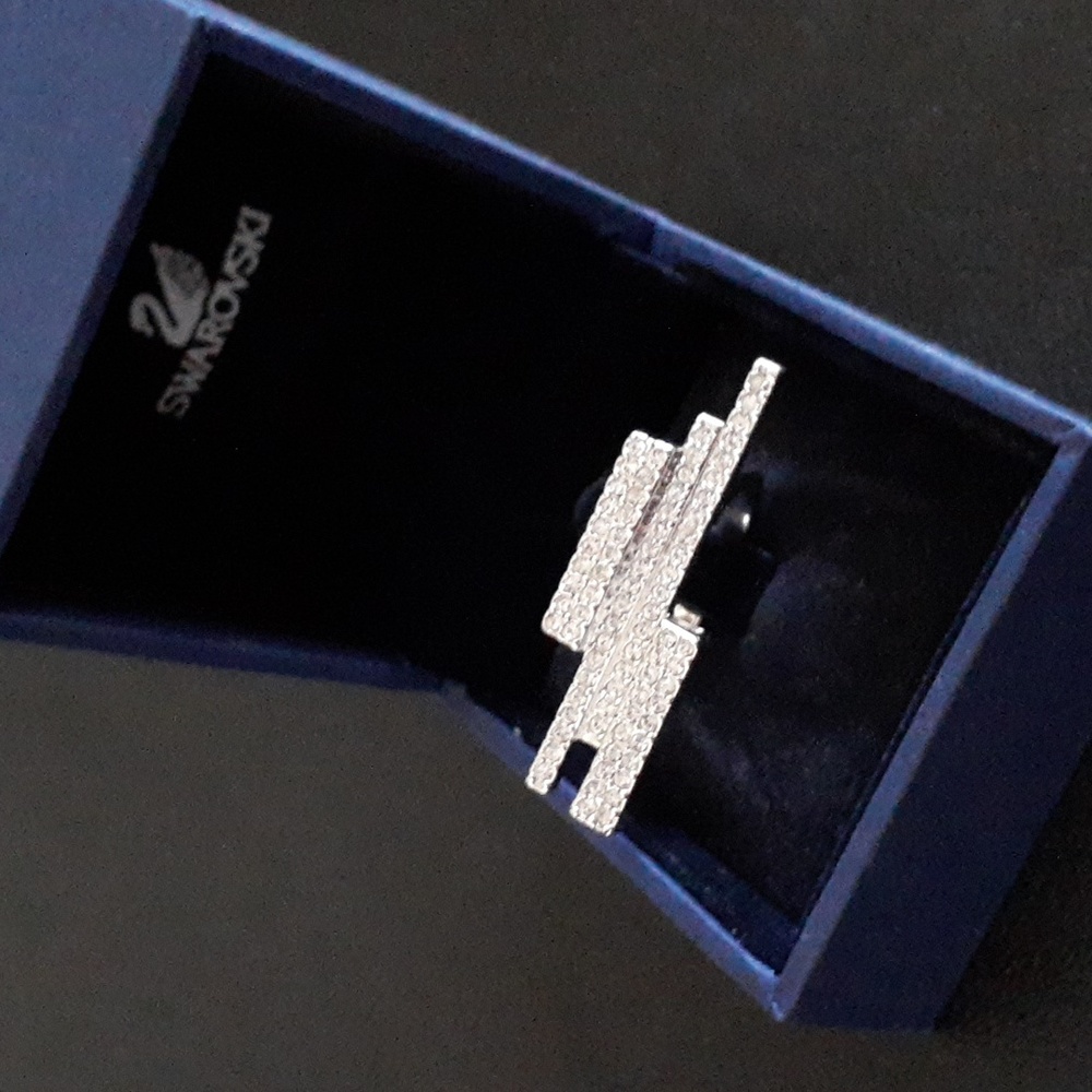 Swarovski Swan Stamped Ring Size 7 (55) JJ100
